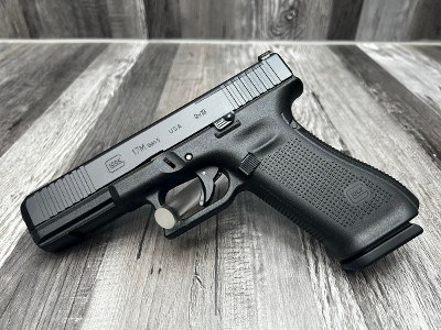 GLOCK 17M GEN 5 MOS 9MM LUGER (9x19 PARA) - Image 1 of 4