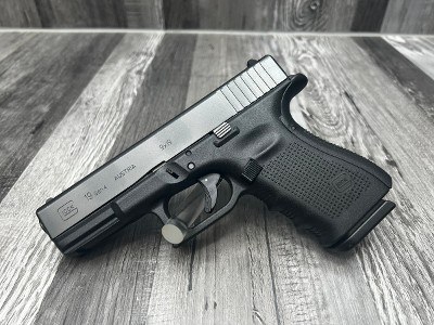 GLOCK 19 GEN 4 9MM LUGER (9x19 PARA) - Image 1 of 4