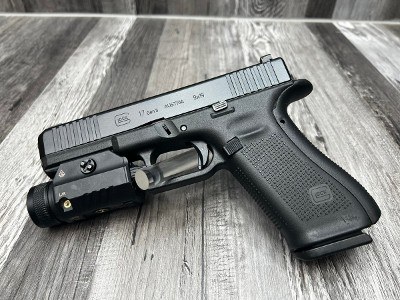 GLOCK 17 GEN 5 9MM LUGER (9x19 PARA) - Image 1 of 4