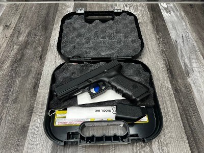 GLOCK 22 GEN 3 40 Smith & Wesson - Image 4 of 4