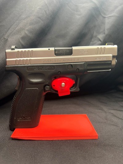 SPRINGFIELD ARMORY XD-40 40 Smith & Wesson - Image 1 of 5