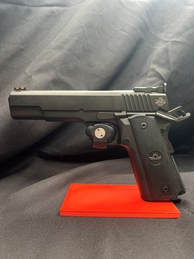 ROCK ISLAND ARMORY M1911 A2 22TCM 22 Winchester Magnum - Image 4 of 5