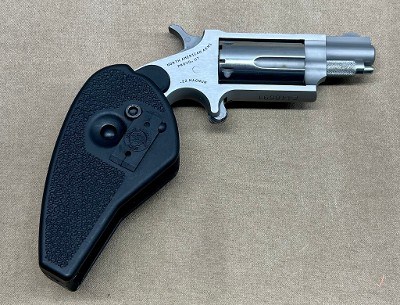 NORTH AMERICAN ARMS MINI REVOLVER .22 lr & .22 mag - Image 2 of 6