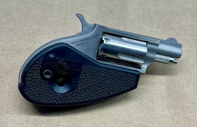 NORTH AMERICAN ARMS MINI REVOLVER .22 lr & .22 mag - Image 5 of 6