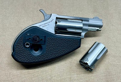 NORTH AMERICAN ARMS MINI REVOLVER .22 lr & .22 mag - Image 1 of 6
