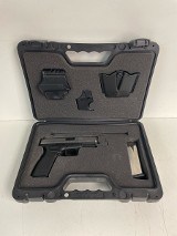 SPRINGFIELD ARMORY XD-40 .40 S&W - Image 1 of 10