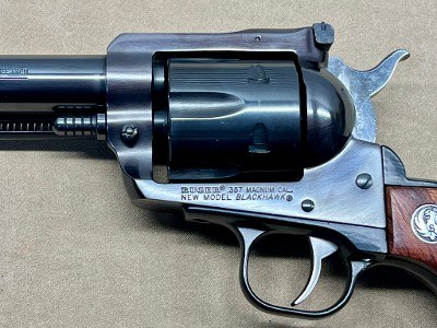 RUGER NEW MODEL BLACKHAWK .357 MAG - Image 4 of 6