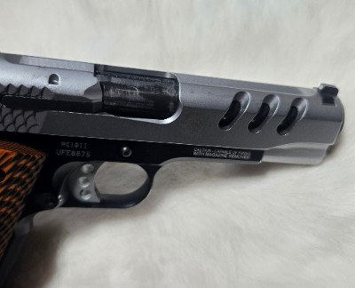 SMITH & WESSON SW1911 PERFORMANCE CENTER .45 ACP - Image 4 of 7