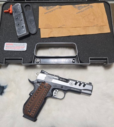 SMITH & WESSON SW1911 PERFORMANCE CENTER .45 ACP - Image 2 of 7