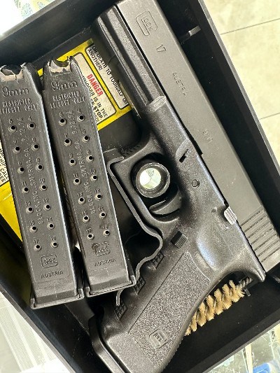 GLOCK G17 GEN 3 9MM LUGER (9x19 PARA) - Image 11 of 12