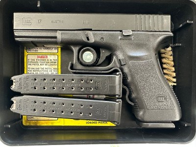 GLOCK G17 GEN 3 9MM LUGER (9x19 PARA) - Image 1 of 12
