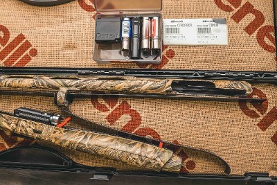 BENELLI SUPER BLACK EAGLE III REALTREE MAX-5 12 GA - Image 2 of 4