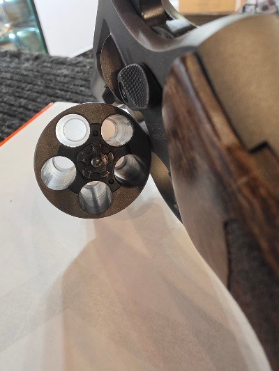 TAURUS DEFENDER 605 .38 SPECIAL/.357 MAGNUM - Image 5 of 12