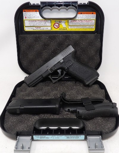 GLOCK G17 GEN 4 9MM LUGER (9X19 PARA) - Image 1 of 8