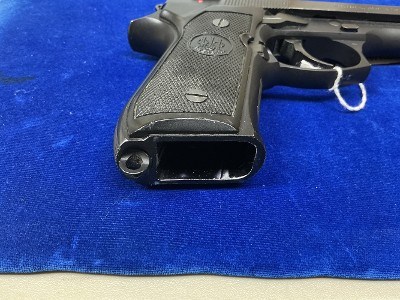 BERETTA 96 .40 - Image 4 of 7