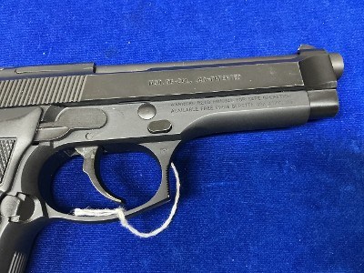 BERETTA 96 .40 - Image 3 of 7