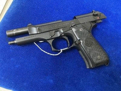 BERETTA 96 .40 - Image 2 of 7
