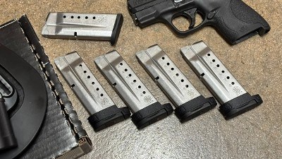 SMITH & WESSON M&P9 SHIELD 9MM LUGER (9x19 PARA) - Image 3 of 9