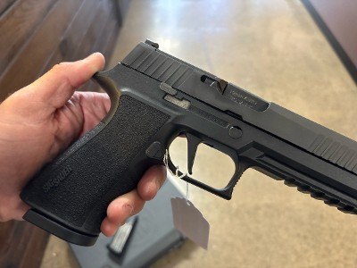 SIG SAUER P320 XTEN 10mm Auto - Image 5 of 5