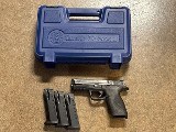 SMITH & WESSON M&P 40S&W 40 Smith & Wesson - 1 of 4