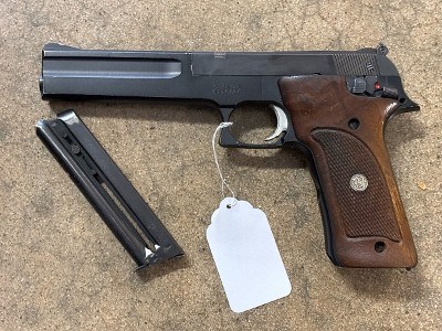 SMITH & WESSON 422 .22 LR - Image 1 of 9