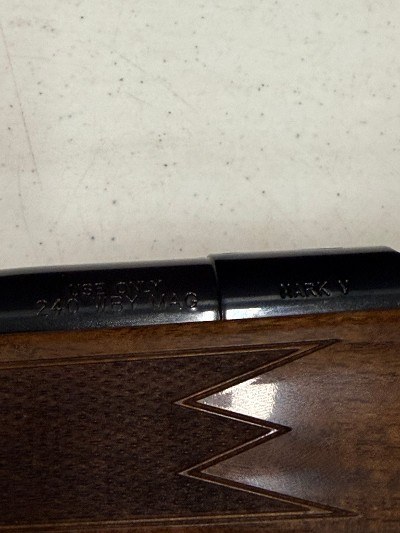 WEATHERBY MARK V DELUXE .240 WBY - Image 7 of 18
