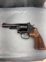 SMITH & WESSON 19 CLASSIC .357 MAG - 2 of 4