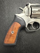 RUGER SUPER REDHAWK .44 MAGNUM - Image 4 of 10