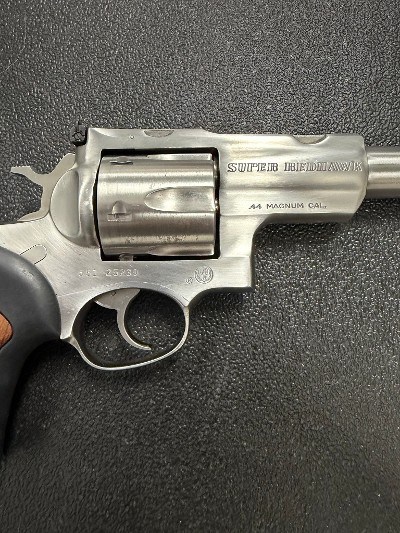 RUGER SUPER REDHAWK .44 MAGNUM - Image 5 of 10