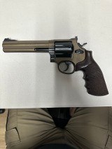 SMITH & WESSON Model 686-5 .357 MAG