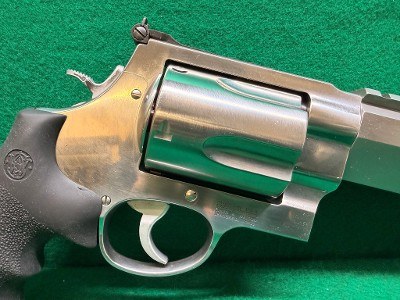 SMITH & WESSON 460XVR PERFORMANCE .460 S&W MAGNUM - Image 5 of 25
