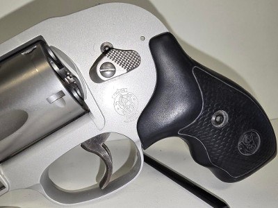 SMITH & WESSON 638-3 AIRWEIGHT .38 S&W SP+P - Image 6 of 6