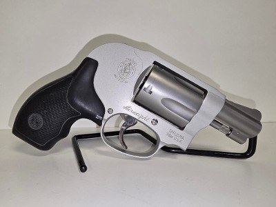 SMITH & WESSON 638-3 AIRWEIGHT .38 S&W SP+P - Image 1 of 6