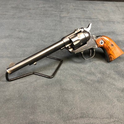 RUGER SINGLE SIX .22 3 SCREW .22 LR - Image 2 of 9