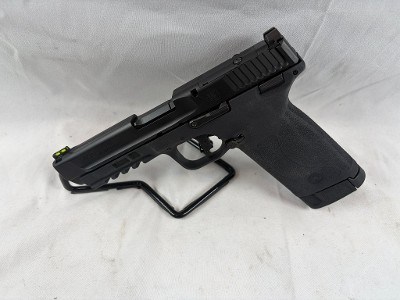 SMITH & WESSON M&P22 MAGNUM .22 WMR - Image 1 of 7