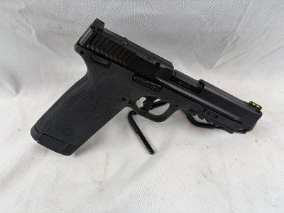 SMITH & WESSON M&P22 MAGNUM .22 WMR - Image 4 of 7