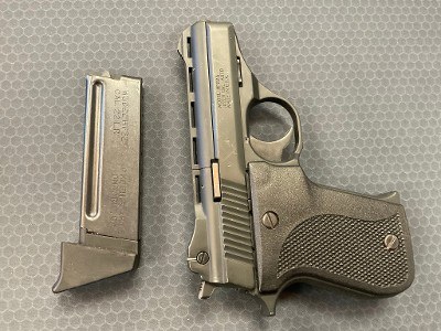 PHOENIX ARMS HP22A .22 LR - Image 1 of 6