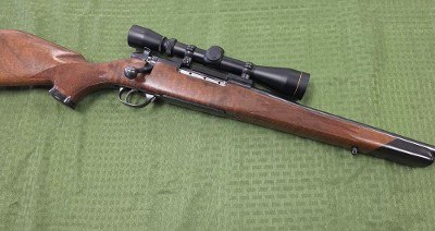 WEATHERBY MARK V .300 WBY MAG - Image 1 of 7