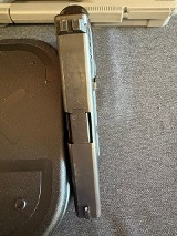 Glock G22Gen 4 .40 S&W - 3 of 10