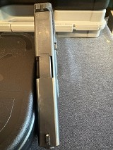 Glock G22Gen 4 .40 S&W - 4 of 10