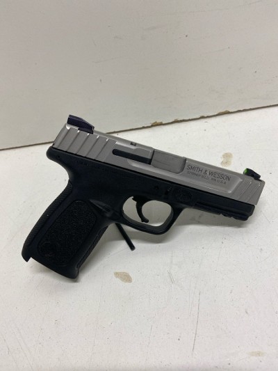 SMITH & WESSON SD40VE 40 Smith & Wesson - Image 1 of 12
