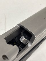 SMITH & WESSON SD40VE 40 Smith & Wesson - Image 9 of 12
