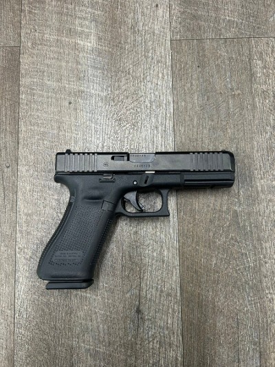 GLOCK 22 GEN 5 .40 - Image 1 of 4
