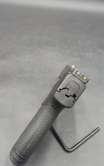 SMITH & WESSON M&P9 SHIELD 9MM LUGER (9x19 PARA) - Image 6 of 11