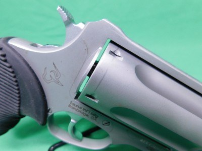 TAURUS JUDGE PUBLIC DEFENDER .45 LC/.410 GA - Image 8 of 11