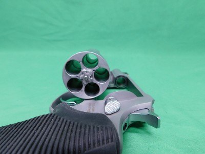 TAURUS JUDGE PUBLIC DEFENDER .45 LC/.410 GA - Image 10 of 11