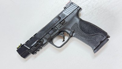 SMITH & WESSON M&P 40 .40 CALIBER - Image 2 of 9