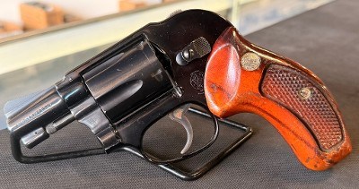SMITH & WESSON MODEL 38 .38 SPL - Image 1 of 3