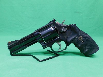 SMITH & WESSON 586-2 .357 MAG - Image 1 of 9