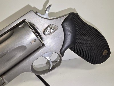 TAURUS JUDGE .45 LC/.410 GA - Image 3 of 8